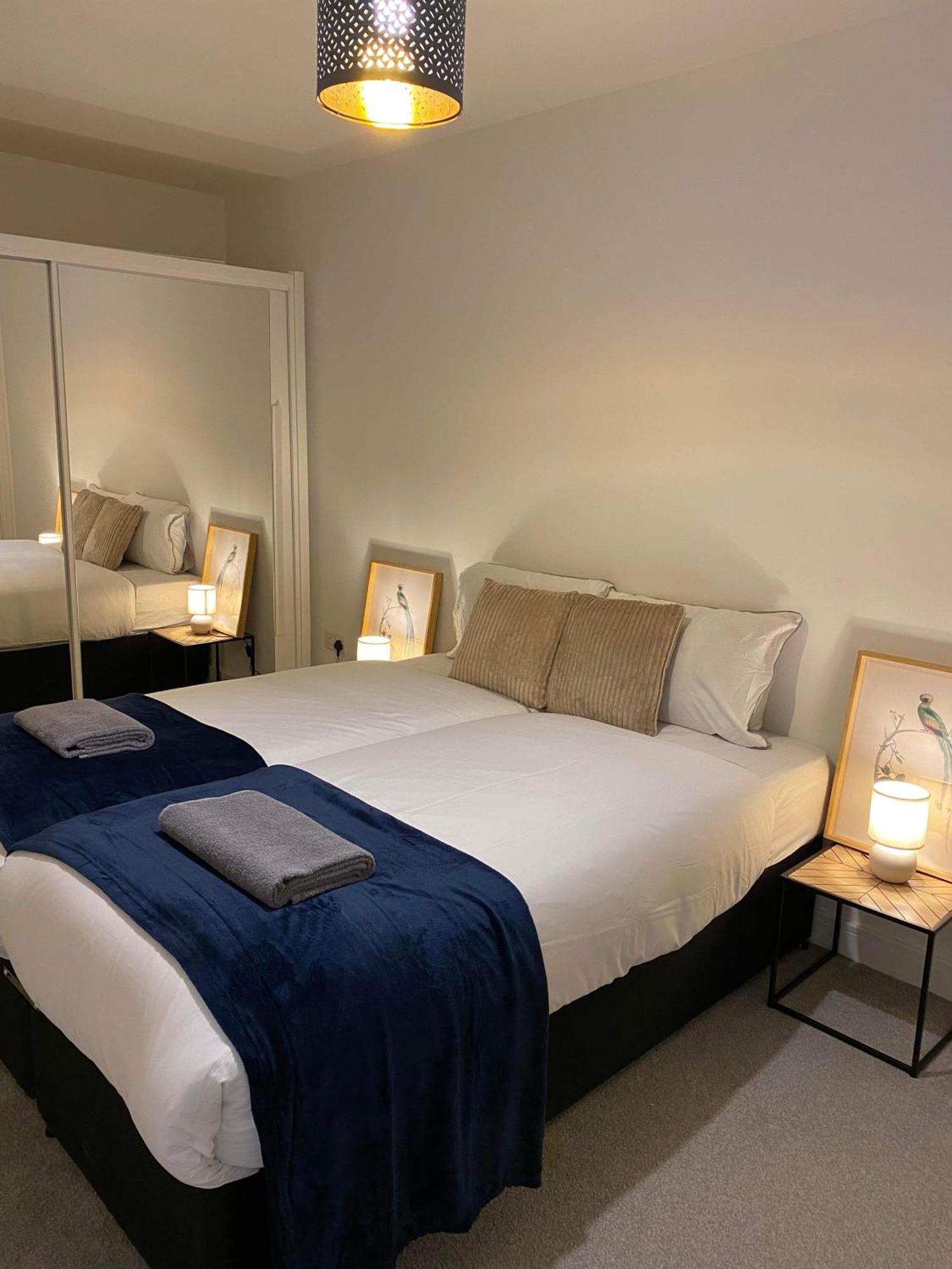 Crawley 2Bed Apartament Close To Gatwick Airport Copthorne  Exterior photo